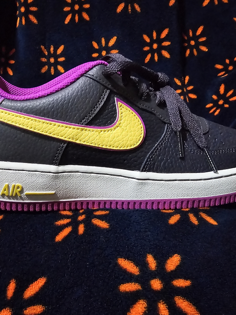 Nike Air Force 1 Low Top Sneaker 6.5y Or 8w. Brand New In Box